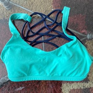 Lululemon size 2 sports bra